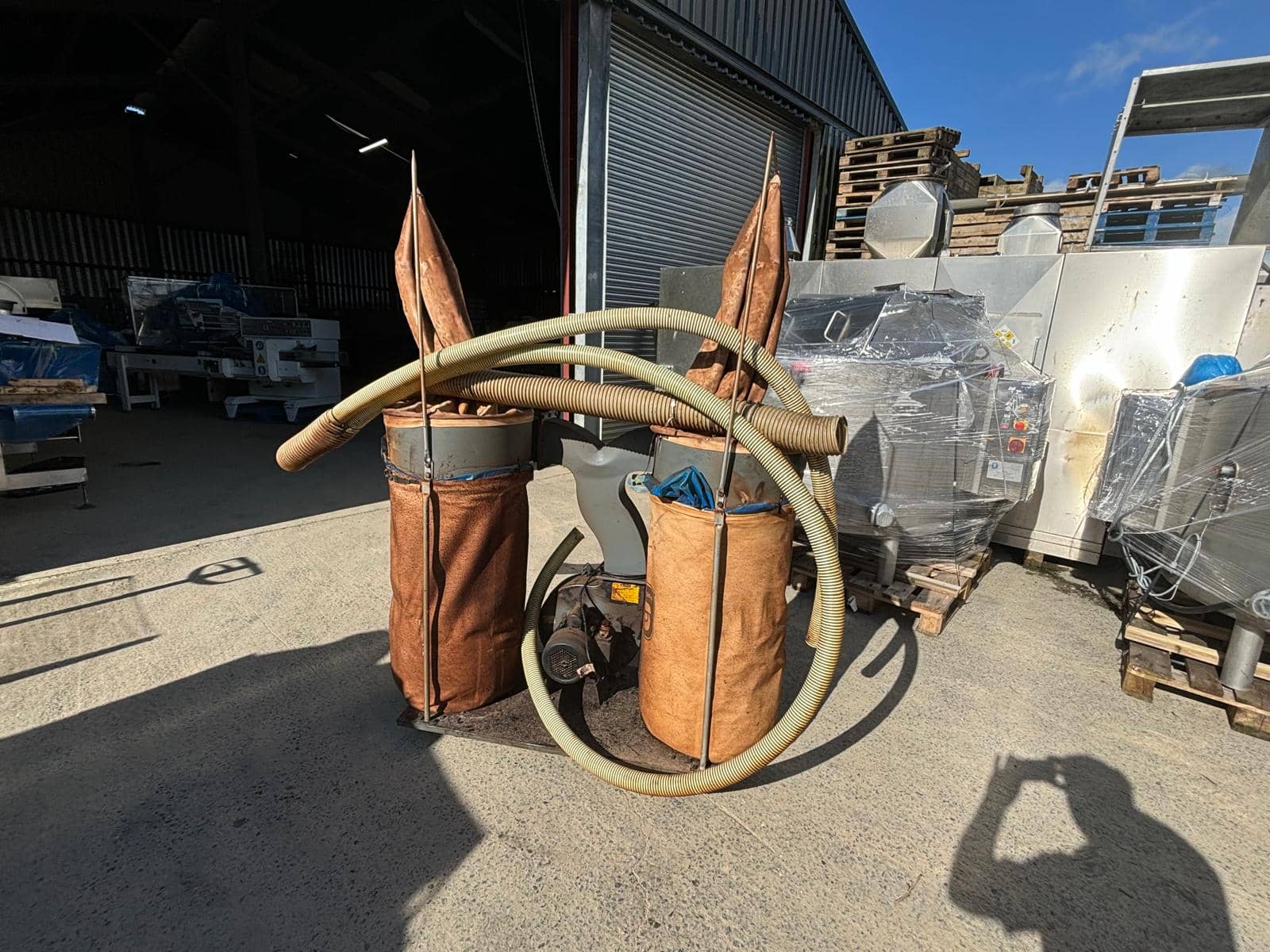 Dust Extractor Twin Bag 230 volt