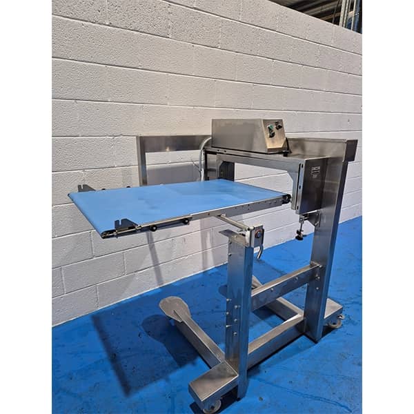 Toboggan Top Feed Conveyor On Mobile C Frame