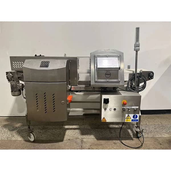 IQ3 Metal Detector