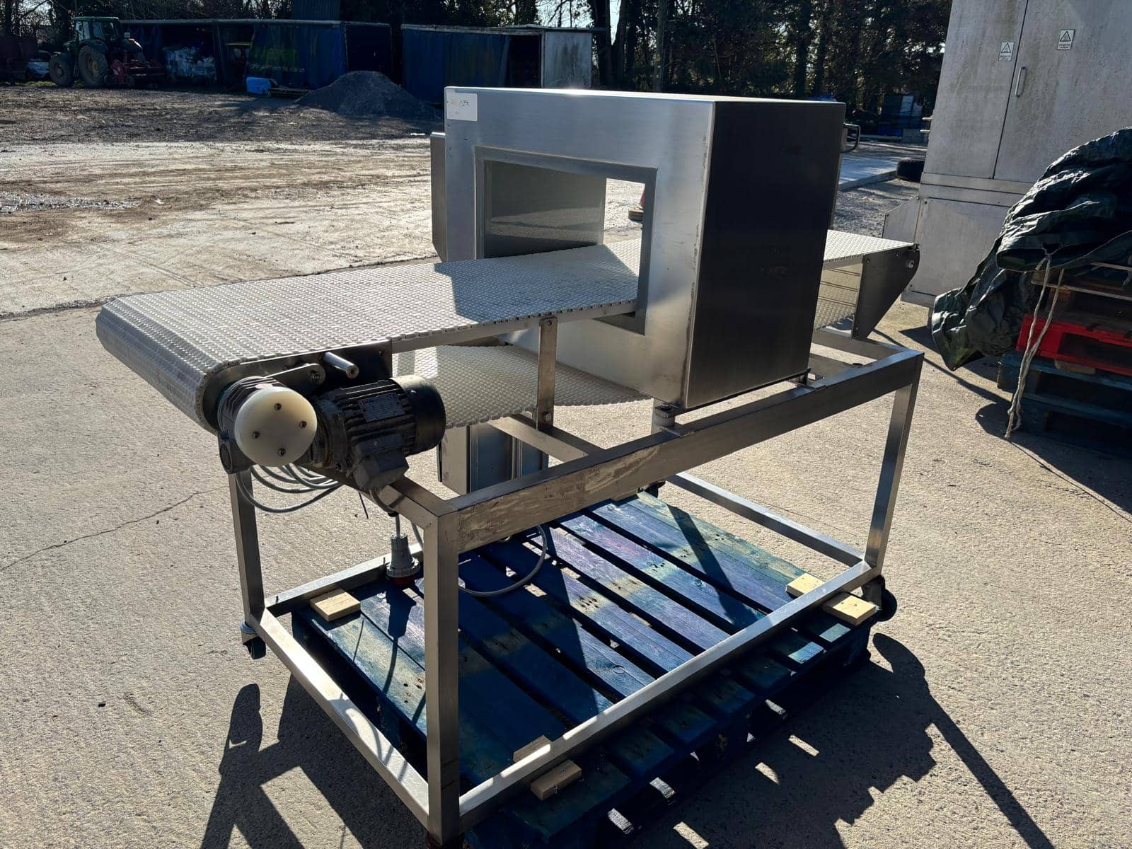 Fortress Phantom Metal Detector