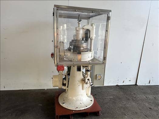 Manesty D3B tablet press
