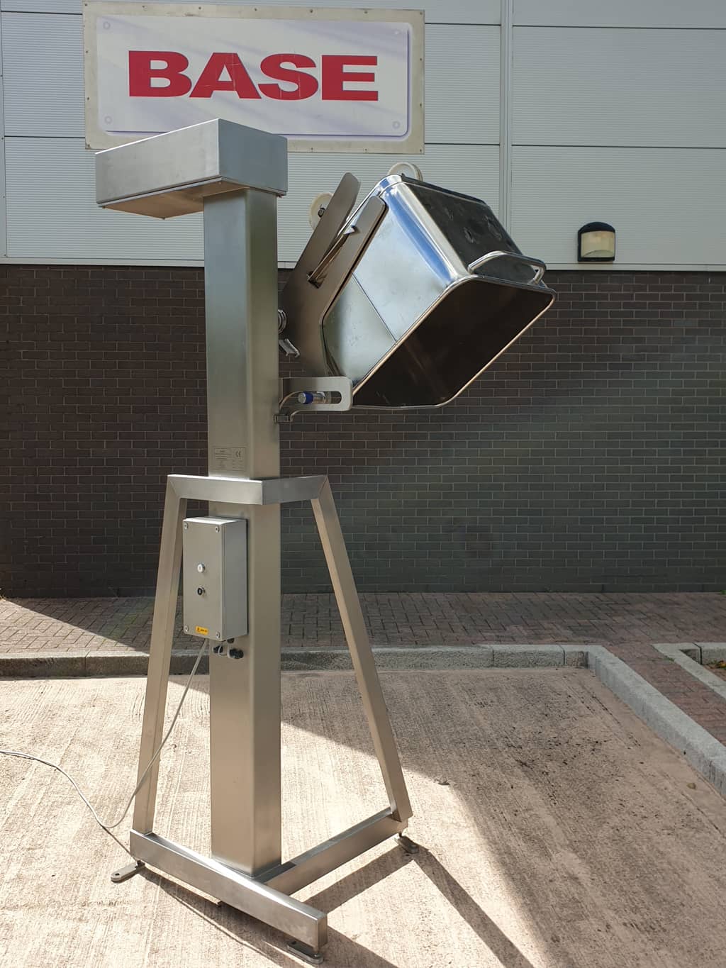 Single Pillar Tipper