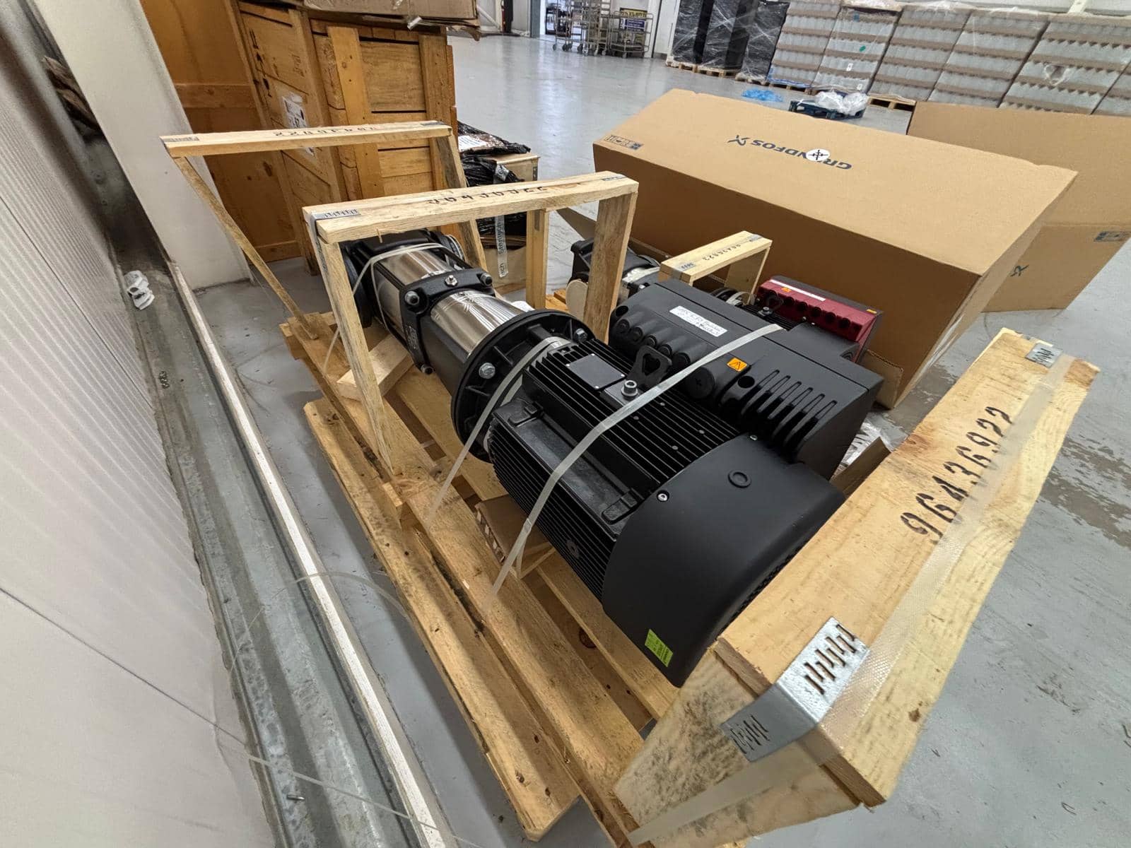 New Grundfos Vertical, multistage centri CRE 64-3-2 A-F-A-E-HQQE