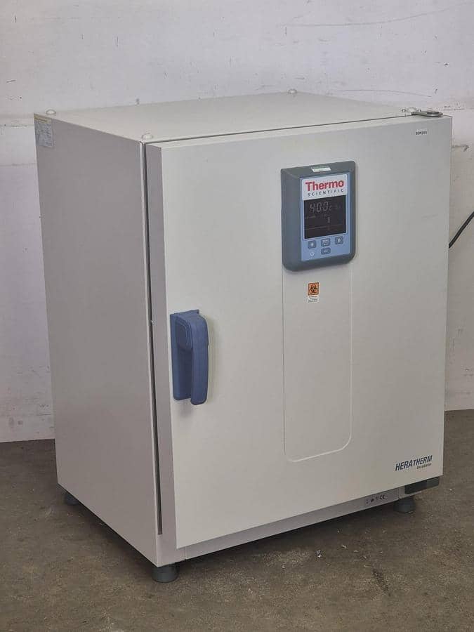 Thermo Scientific Heratherm IMH100 laboratory heating and cooling unit