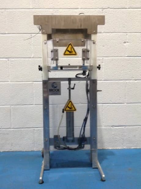 CS1A Round Cake Cutter