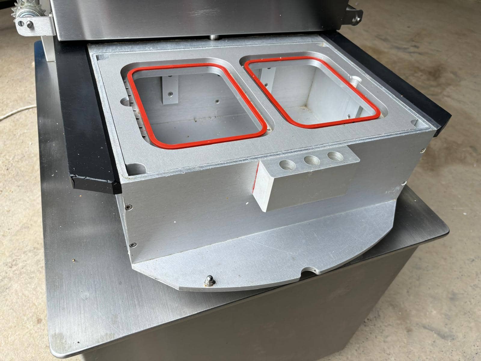 D2 Europack Tray / Pot Sealer
