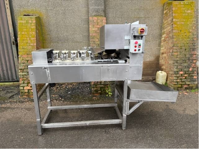 Pisces HSV 25 Trout Heading Machine