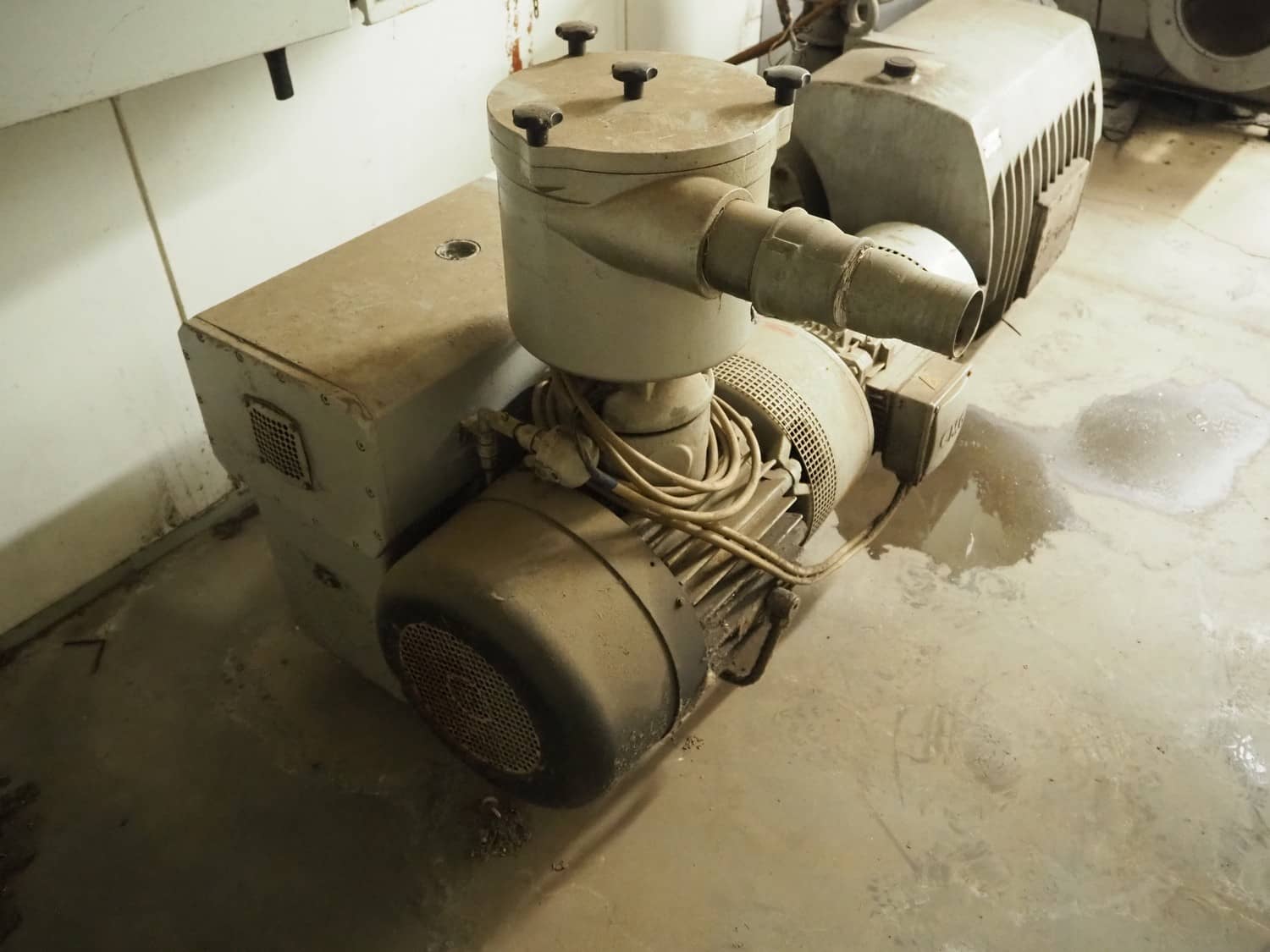 Busch Vacuum Pump Model 400-212