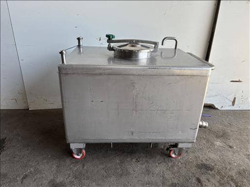 NNP Holding tank