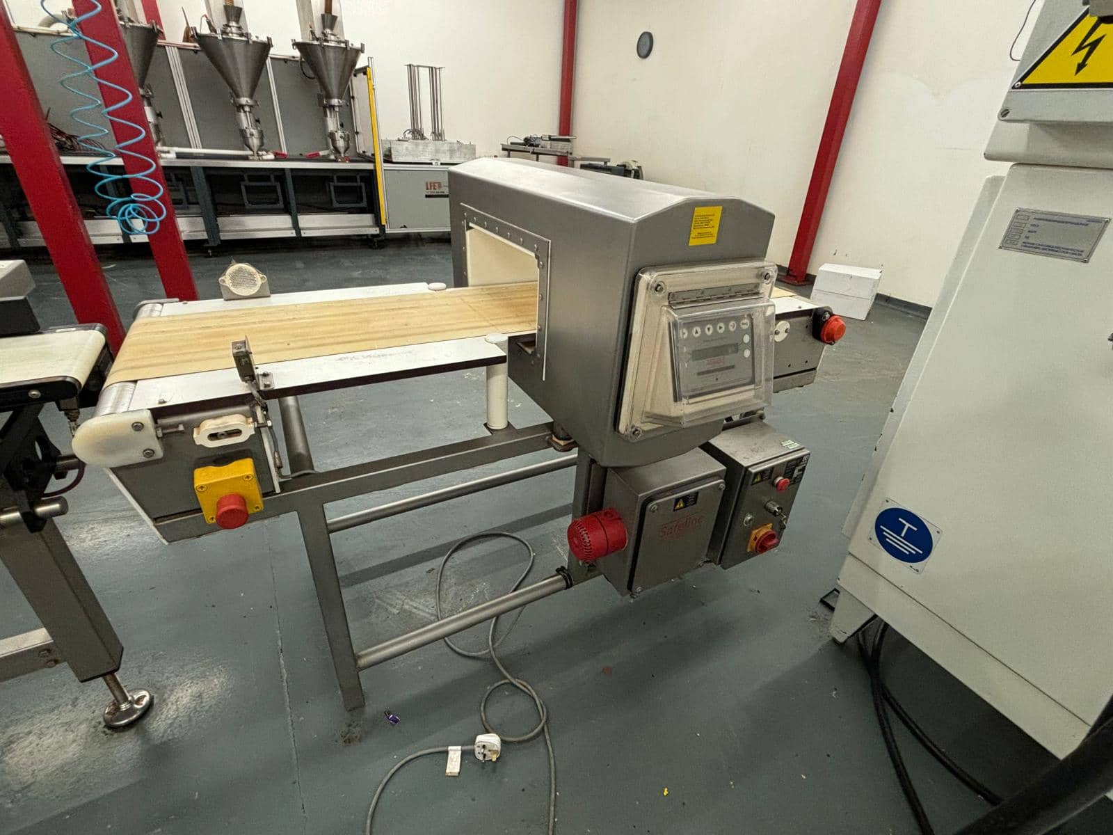 Safeline Metal Detector